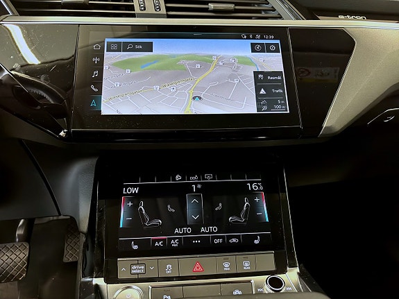 Audi e-tron 12 of 16