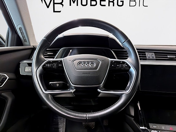 Audi e-tron 9 of 16