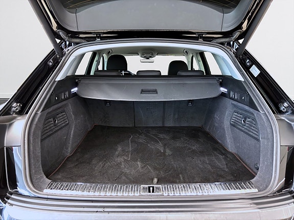 Audi e-tron 15 of 16