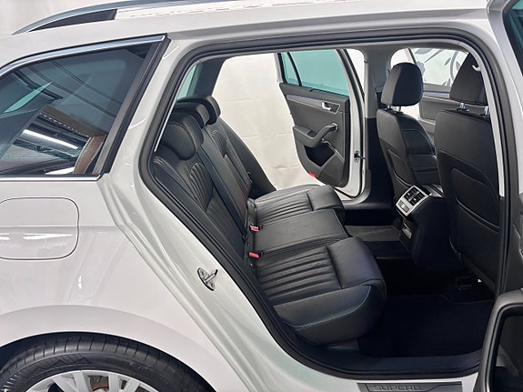 Skoda Superb 16 of 17