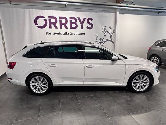Skoda Superb 2 of 5