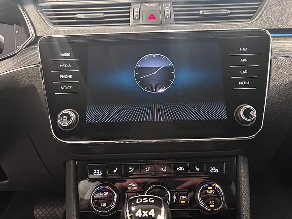 Skoda Superb 11 of 17