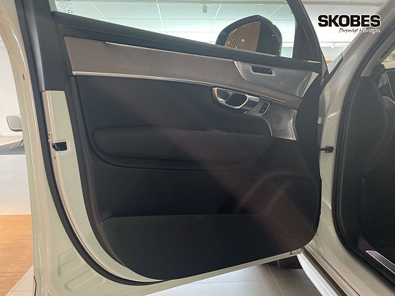 Volvo XC90 14 of 19