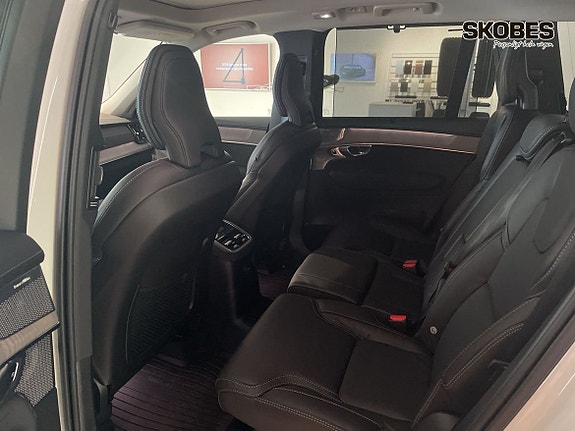 Volvo XC90 8 of 19