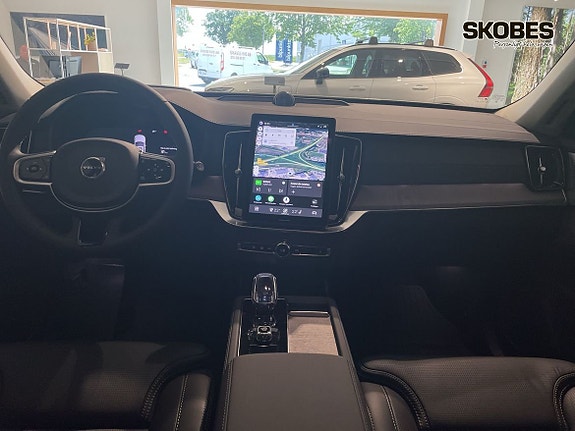 Volvo XC90 11 of 19