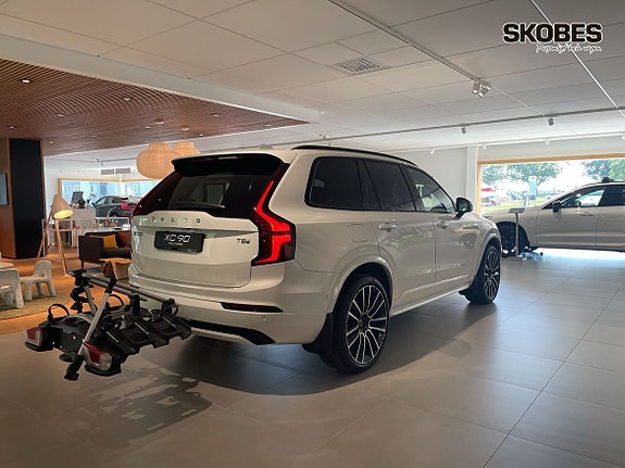 Volvo XC90 6 of 19