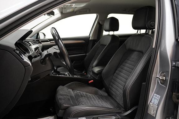 Volkswagen Passat 7 of 23