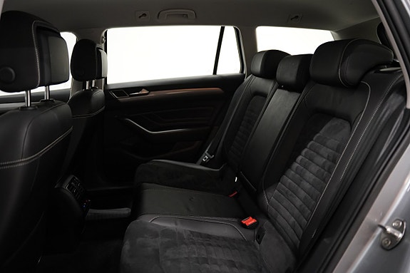 Volkswagen Passat 19 of 23