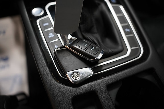 Volkswagen Passat 8 of 23