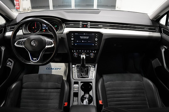 Volkswagen Passat 10 of 23