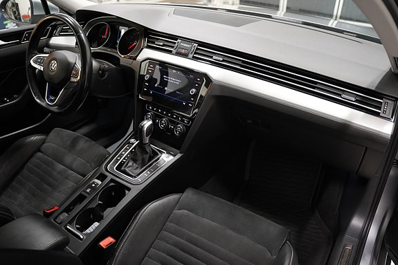 Volkswagen Passat 9 of 23