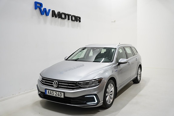 Volkswagen Passat 2 of 5