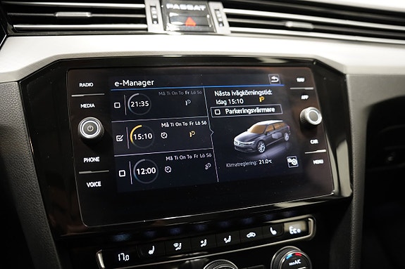 Volkswagen Passat 17 of 23