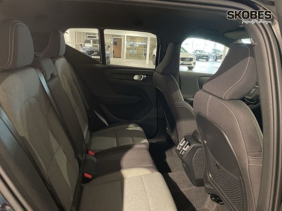 Volvo XC40 9 of 17