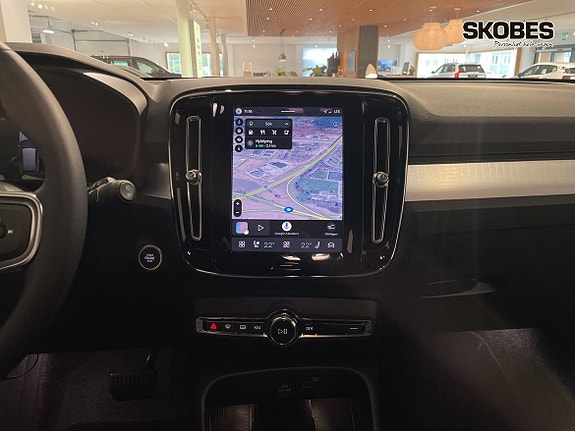 Volvo XC40 13 of 17
