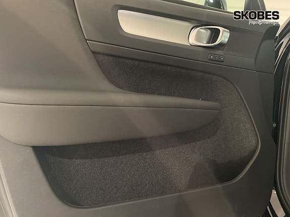 Volvo XC40 14 of 17