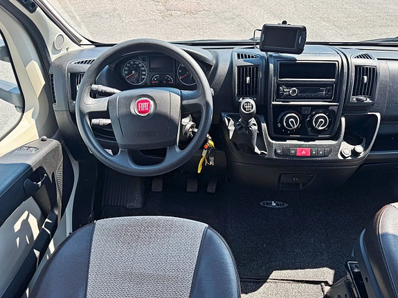 Adria Matrix M 590 SG, Under 6 m, 3500 kg 13 of 16