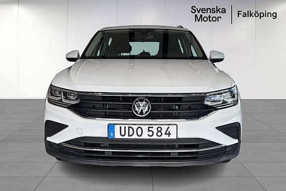 Volkswagen Tiguan 2 of 5