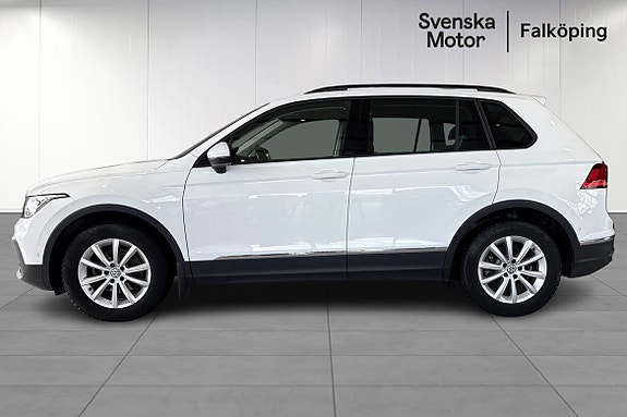 Volkswagen Tiguan 3 of 5