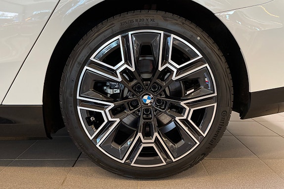 BMW 530e 14 of 19