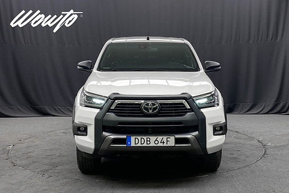 Toyota HiLux 2 of 24