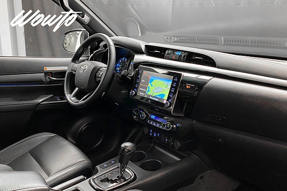 Toyota HiLux 14 of 24