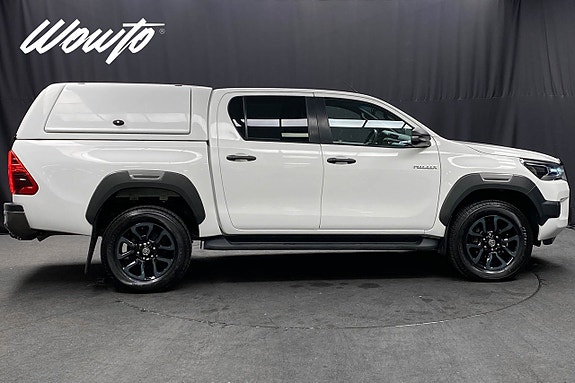 Toyota HiLux 3 of 24