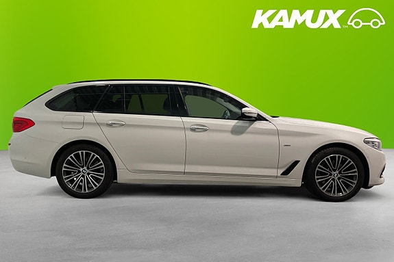 BMW 520 2 of 5