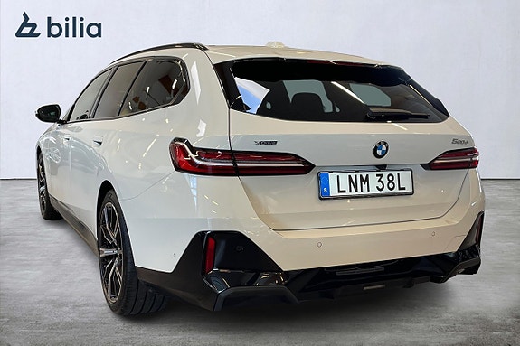 BMW 520d 2 of 5