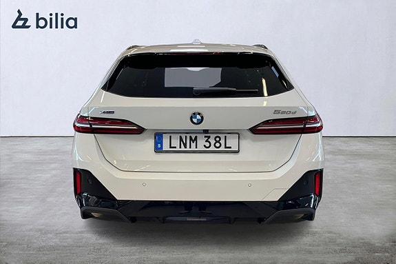 BMW 520d 4 of 5