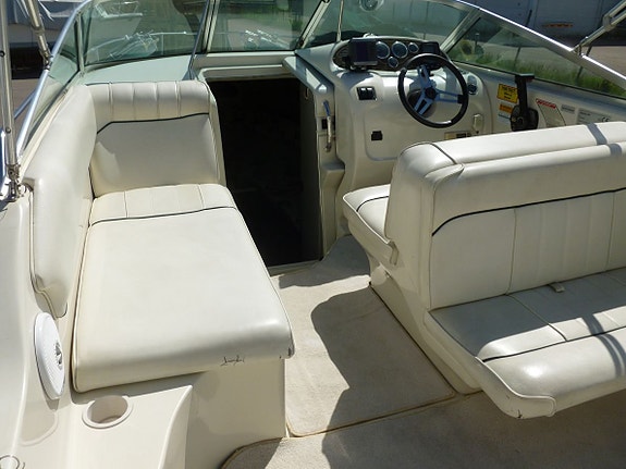 Sea Ray 240 Sundancer Mercruiser 5,0 EFI 1999. 3 of 6