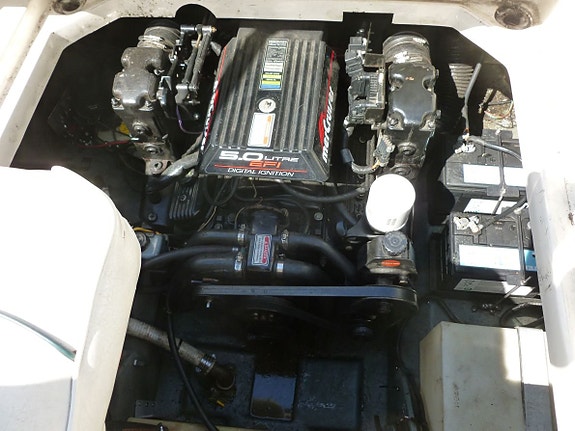Sea Ray 240 Sundancer Mercruiser 5,0 EFI 1999. 6 of 6