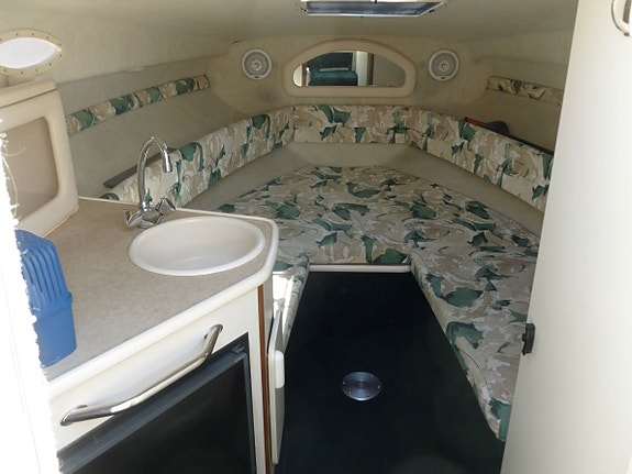 Sea Ray 240 Sundancer Mercruiser 5,0 EFI 1999. 5 of 6