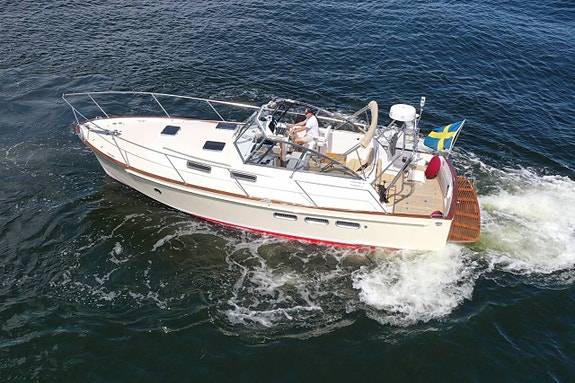 LEGACY 34 EXPRESS JET INBYTE kan vara av intresse Båt/segel 2 of 12