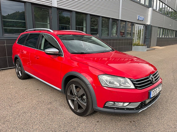 Volkswagen Passat Alltrack 3 of 5
