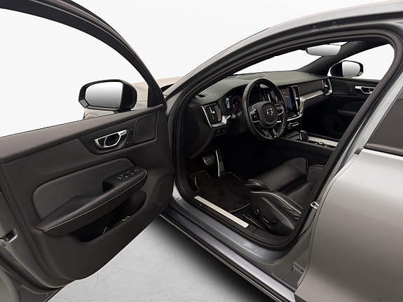 Volvo S60 11 of 30