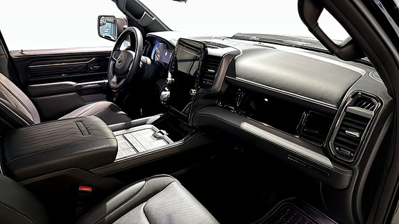 Dodge RAM 1500 3 of 5