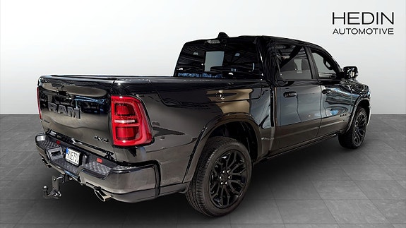 Dodge RAM 1500 2 of 5