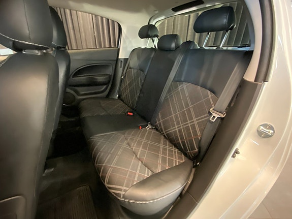 Mitsubishi Space Star 8 of 30
