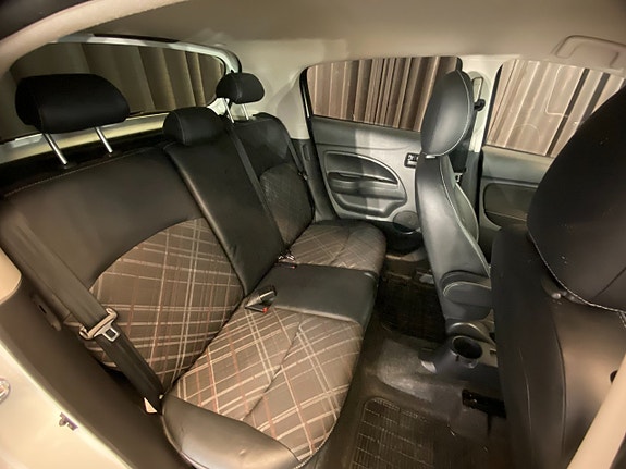 Mitsubishi Space Star 10 of 30