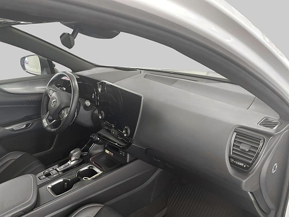 Lexus NX350h 10 of 20