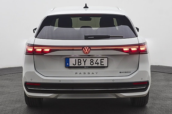 Volkswagen Passat 5 of 5