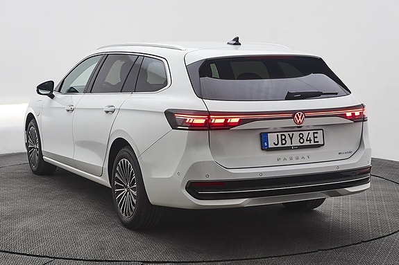 Volkswagen Passat 4 of 5