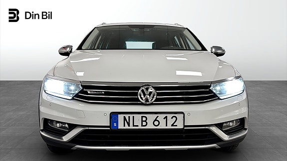 Volkswagen Passat Alltrack 4 of 5