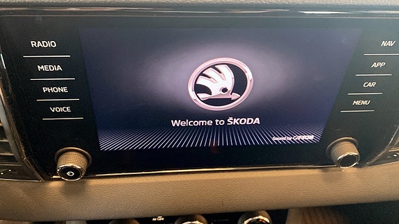 Skoda Karoq 9 of 17