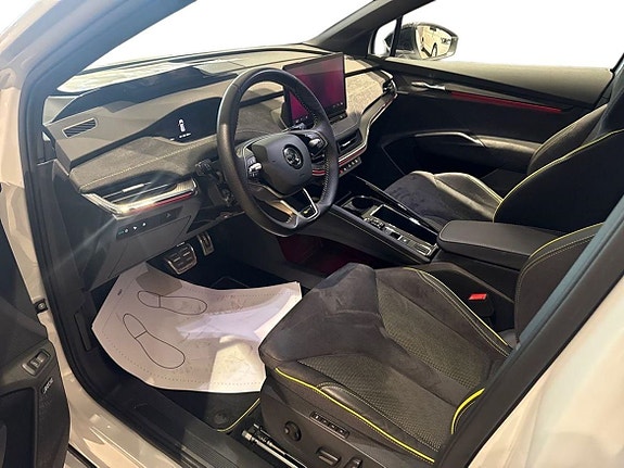 Skoda Enyaq 9 of 26