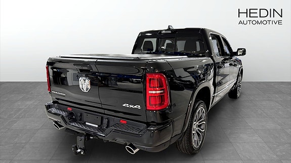 Dodge RAM 1500 2 of 5