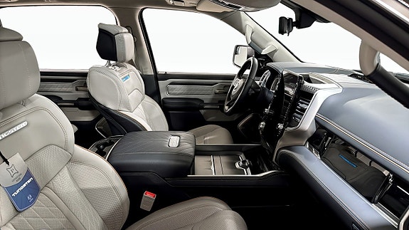 Dodge RAM 1500 4 of 5