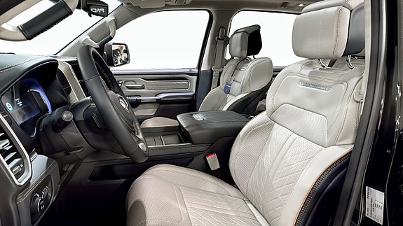 Dodge RAM 1500 11 of 13