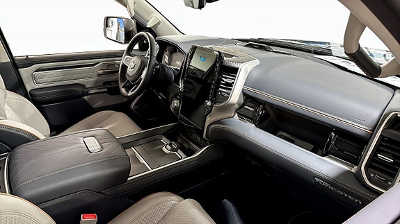 Dodge RAM 1500 3 of 5
